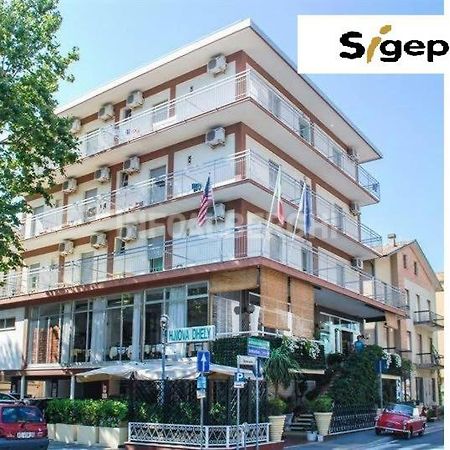 רימיני Hotel Nova Dhely מראה חיצוני תמונה