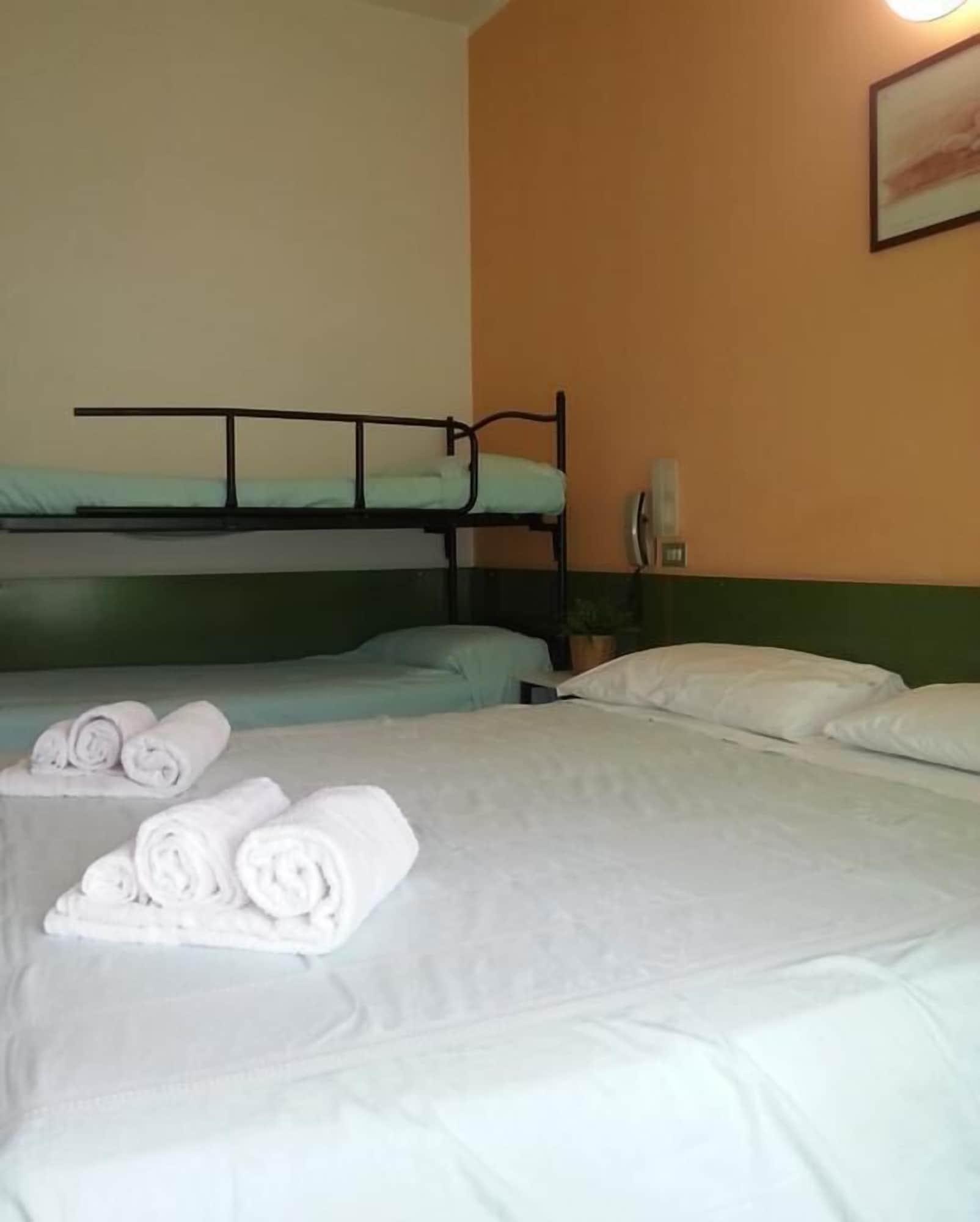 רימיני Hotel Nova Dhely מראה חיצוני תמונה