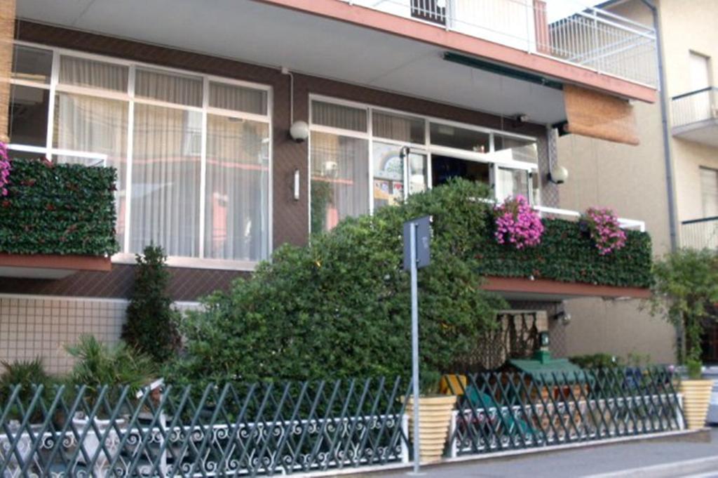 רימיני Hotel Nova Dhely מראה חיצוני תמונה